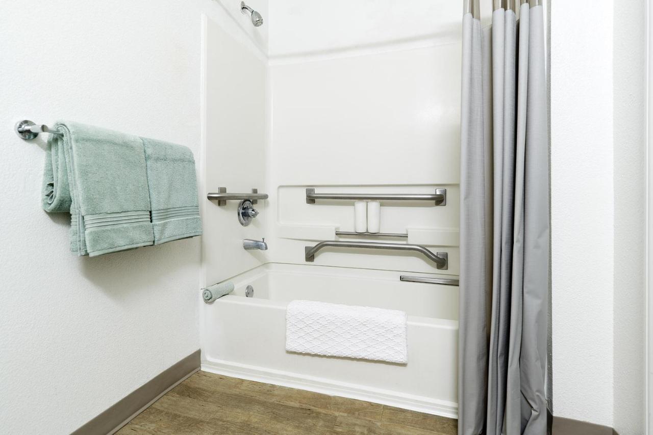 Intown Suites Extended Stay West Palm Beach Fl - Military Trail Rd Lake Park Экстерьер фото